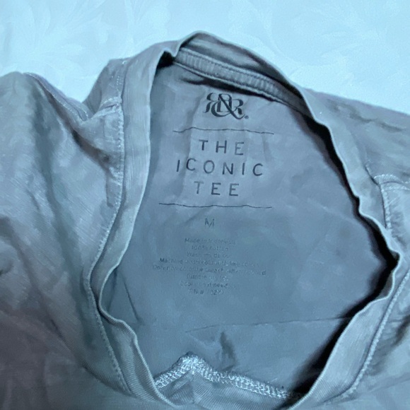 Rock & Republic The Iconic Tee V Neck T Shirt Gray Men’s Distressed Burnout S/M - Picture 3 of 8